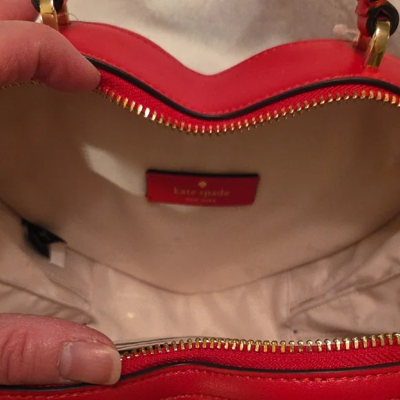 Kate Spade Love Shack NWT Novelty Red Heart Mini Bag w/crossbody Strap - Picture 6 of 8
